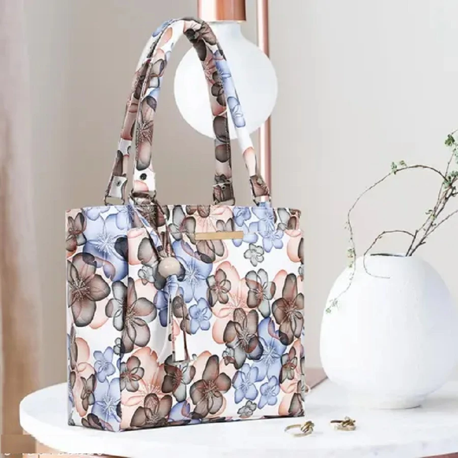 Gorgeous Alluring Women Handbags